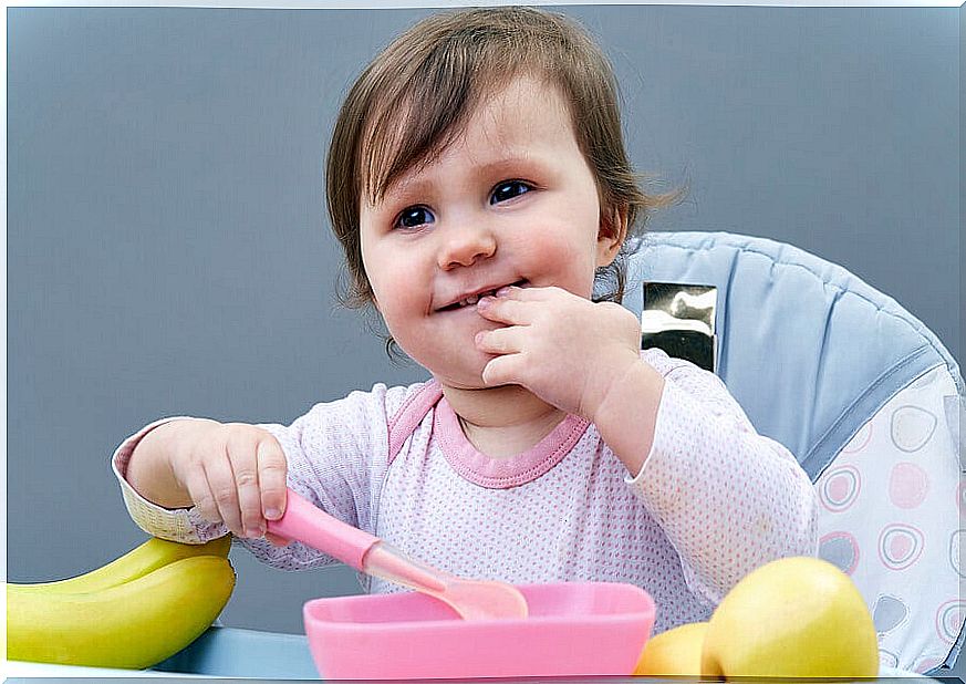 5 ways to get a small child to eat themselves