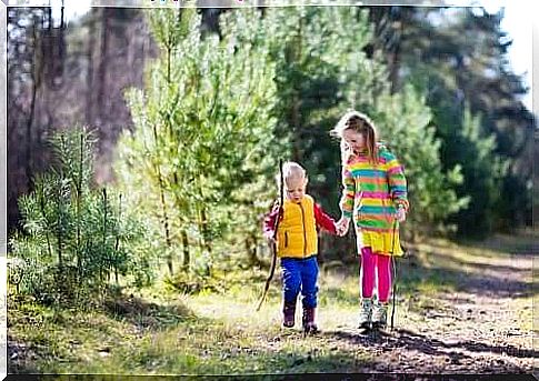 It is important for parents to teach the child about nature from an early age