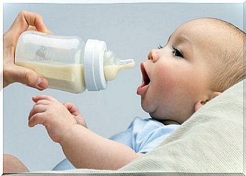 Combined infant feeding, ie combining breast milk and a substitute