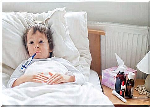 Should paracetamol and ibuprofen be used alternately when a child is ill?